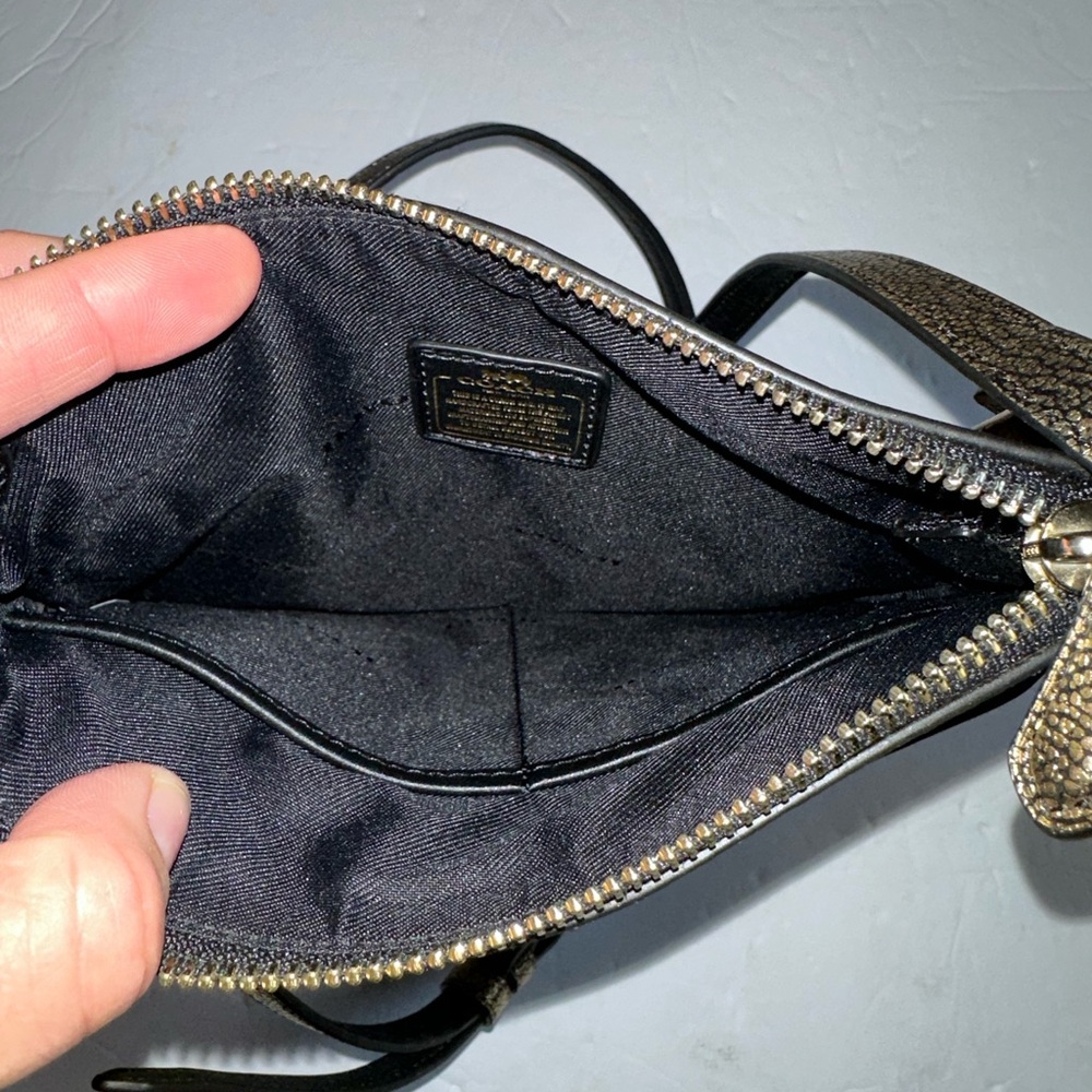 COACH F36502 Swagger Metallic Gold Pebble Leather Crossbody Swingpack Purse- O/S - Picture 4 of 13